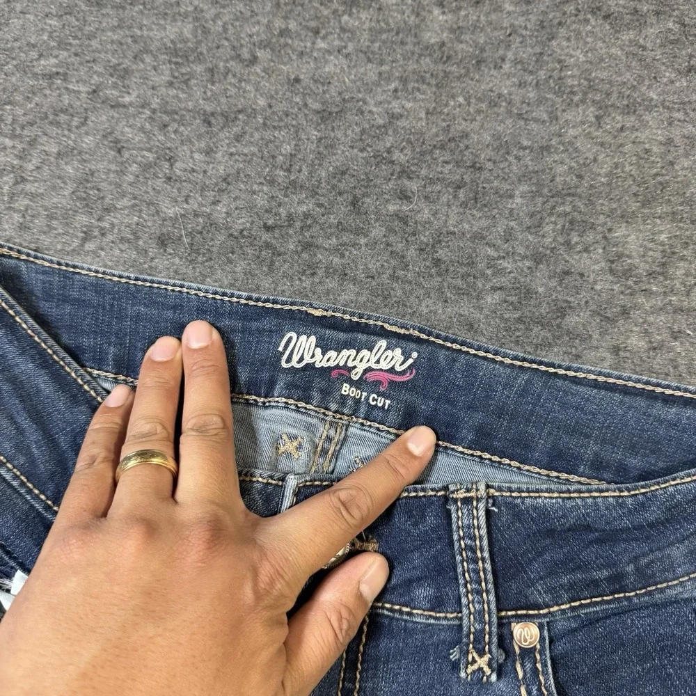 VTG Y2K Wrangler Womens Embroidered Boot Cut Jeans Size 7/8 x 32 Retro Grunge